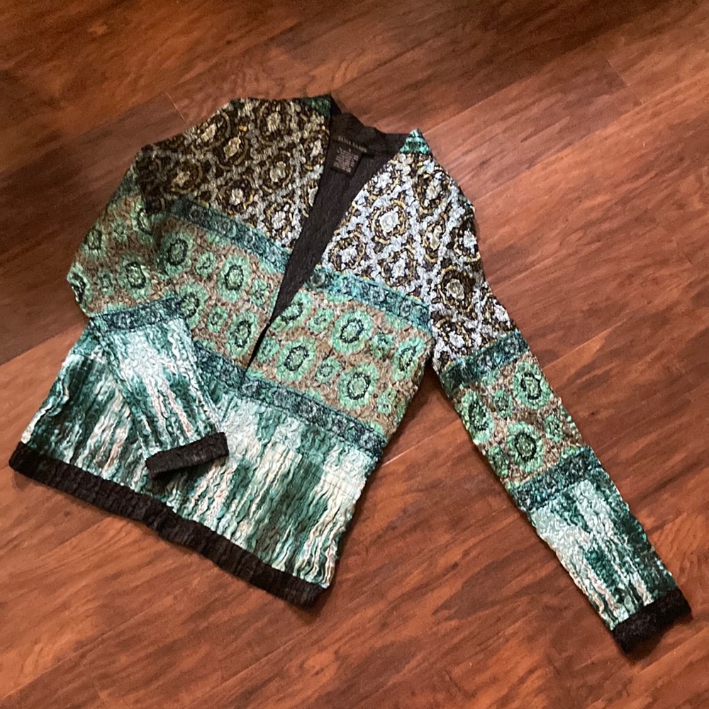 Women’s textured printed jacket